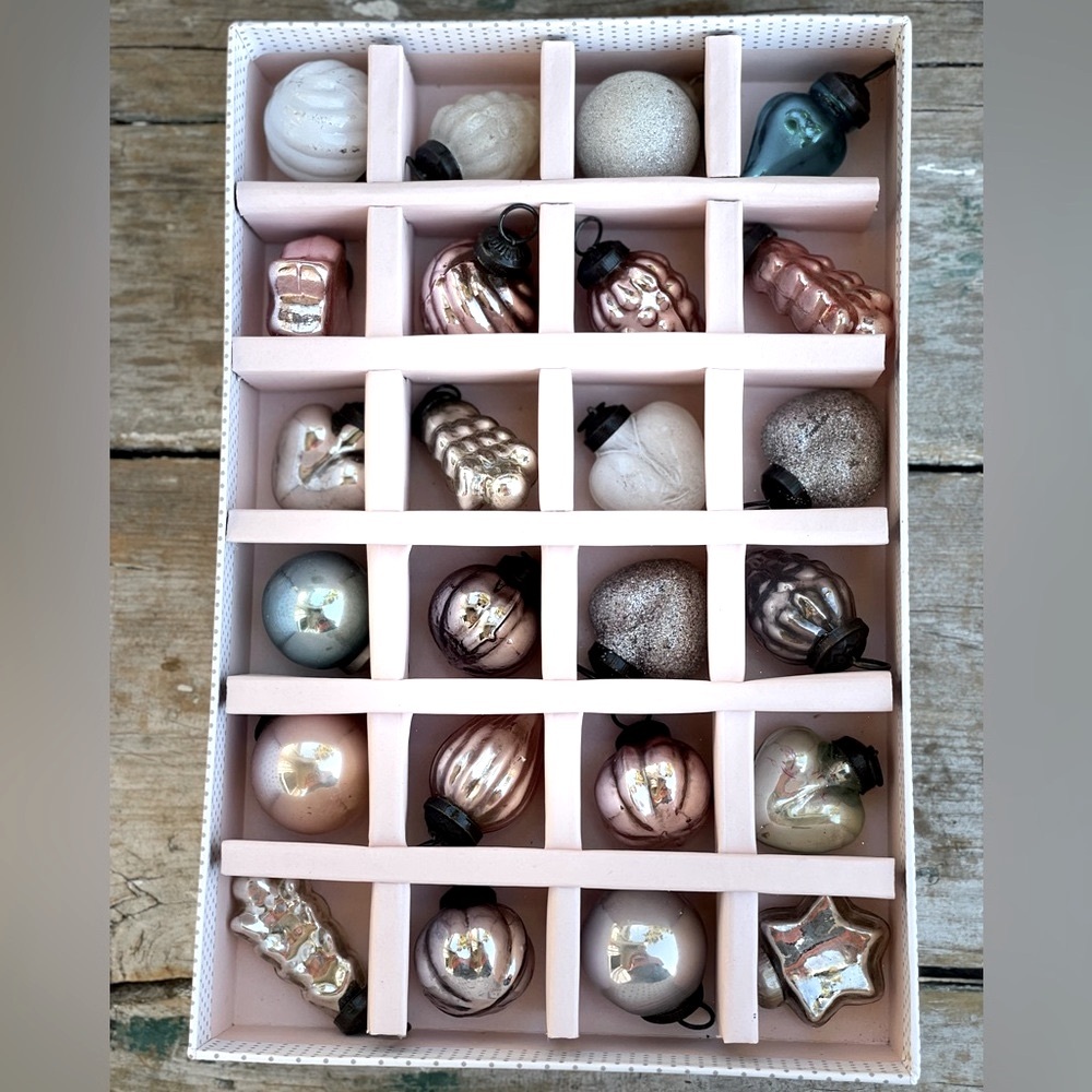 Cupcakes & cashmere 24 kugel style Christmas holiday glass ornaments pink silver